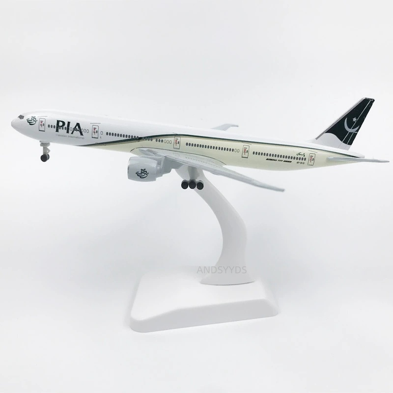 20cmスケールのB777パキスタン航空おもちゃ飛行機、B7 - Kids Toys Pakistan のレビューと価格